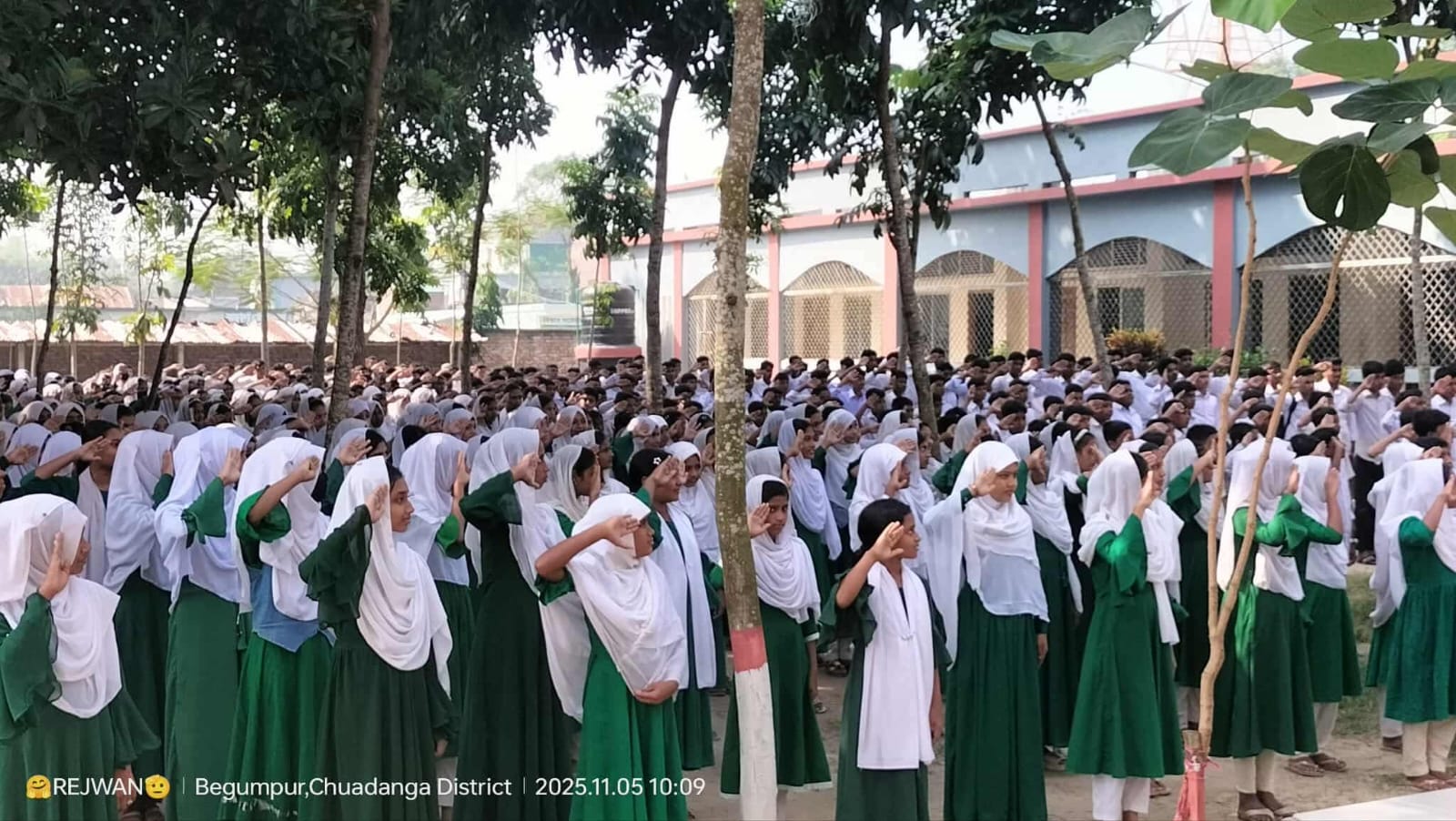 জাতীয় পতাকার প্রতি সম্মান প্রদর্শন